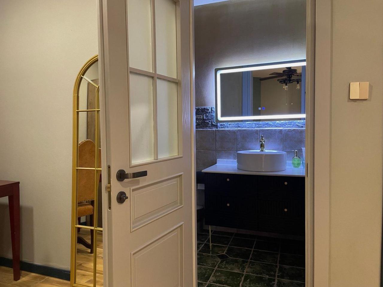 Apart Hotel Console Tbilisi ภายนอก รูปภาพ